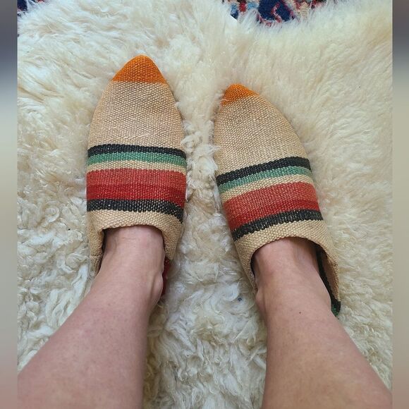 NWT Upcycled Moroccan Rug Slippers Size L [Womens 8.5-9.5] - Picture 2 of 9